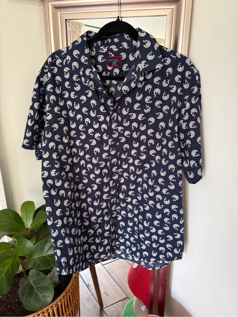 UNTUCKit Men’s Floral Button-Up Shirt – Size L